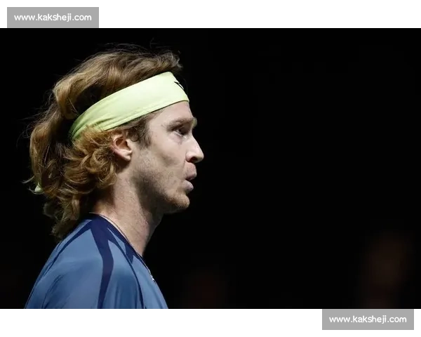 谢尔顿直落两盘横扫德米纳尔 生涯首进多伦多大师赛四强